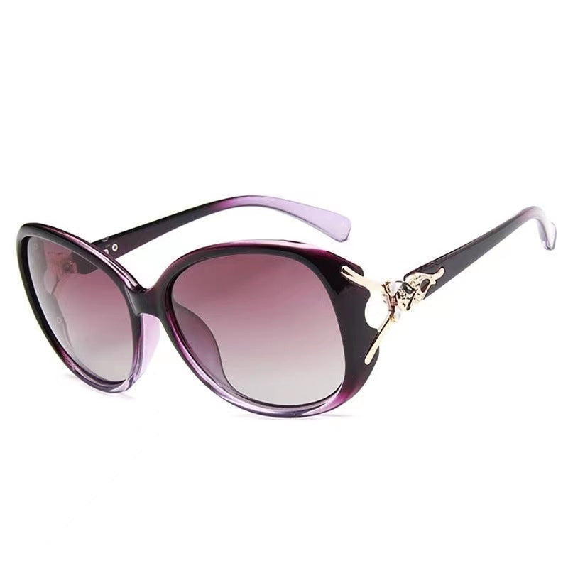 Dame moteriktig Cat-Eye solbrille med eksklusiv metall-design Skanto
