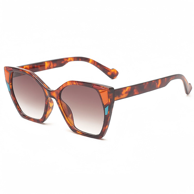 Dame Eyewear med uvanlig Cat-Eye-design Skanto