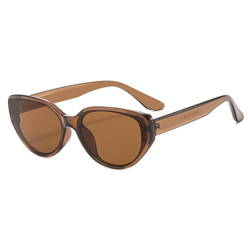 Dame moteriktig solbrille i elegant cat-eye stil Skanto