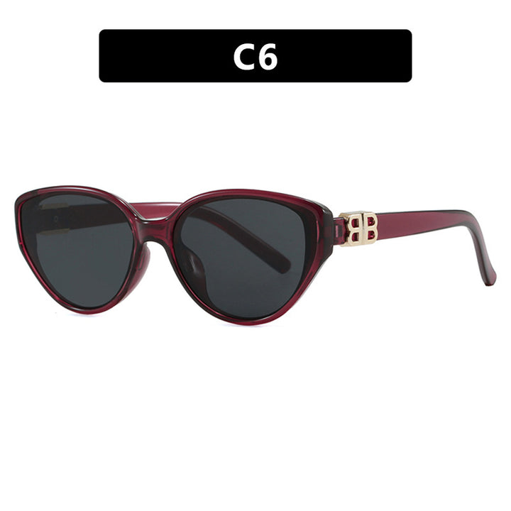 Dame modische Cat-Eye solbriller med elegant metallramme og UV-beskyttelse Skanto