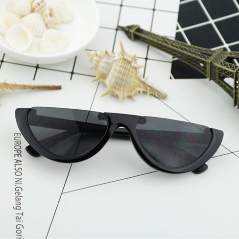 Dame Cat-Eye Briller med markant ramme og speilbelagte glass Skanto