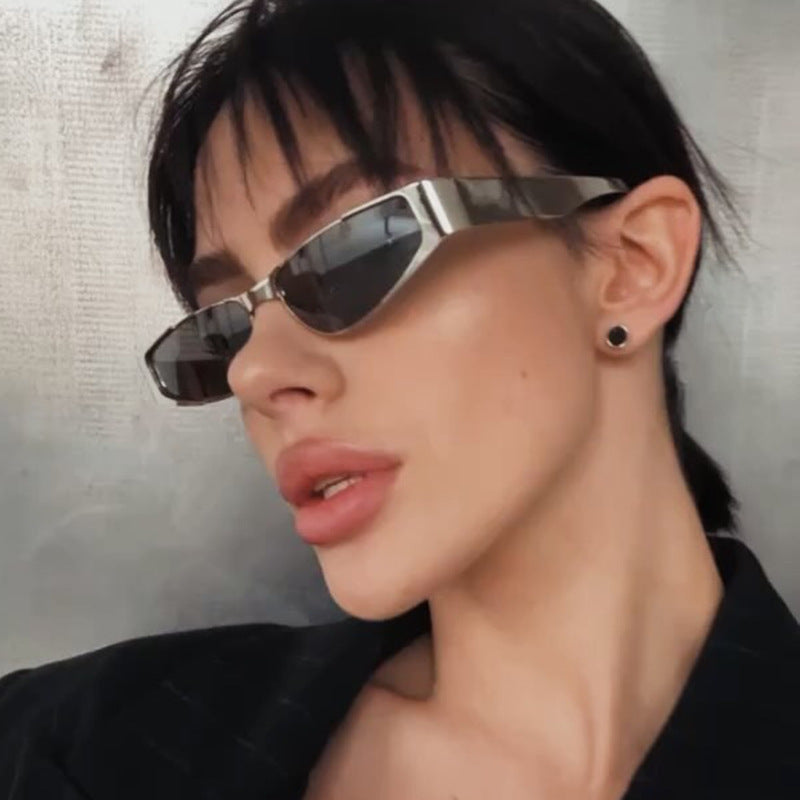 Women's elegant slim-fit sunglasses with UV protection Skanto