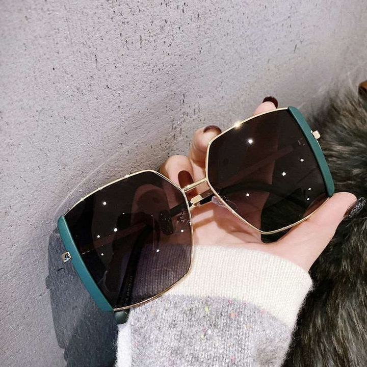 Dame trendy firkantet solbrille Skanto