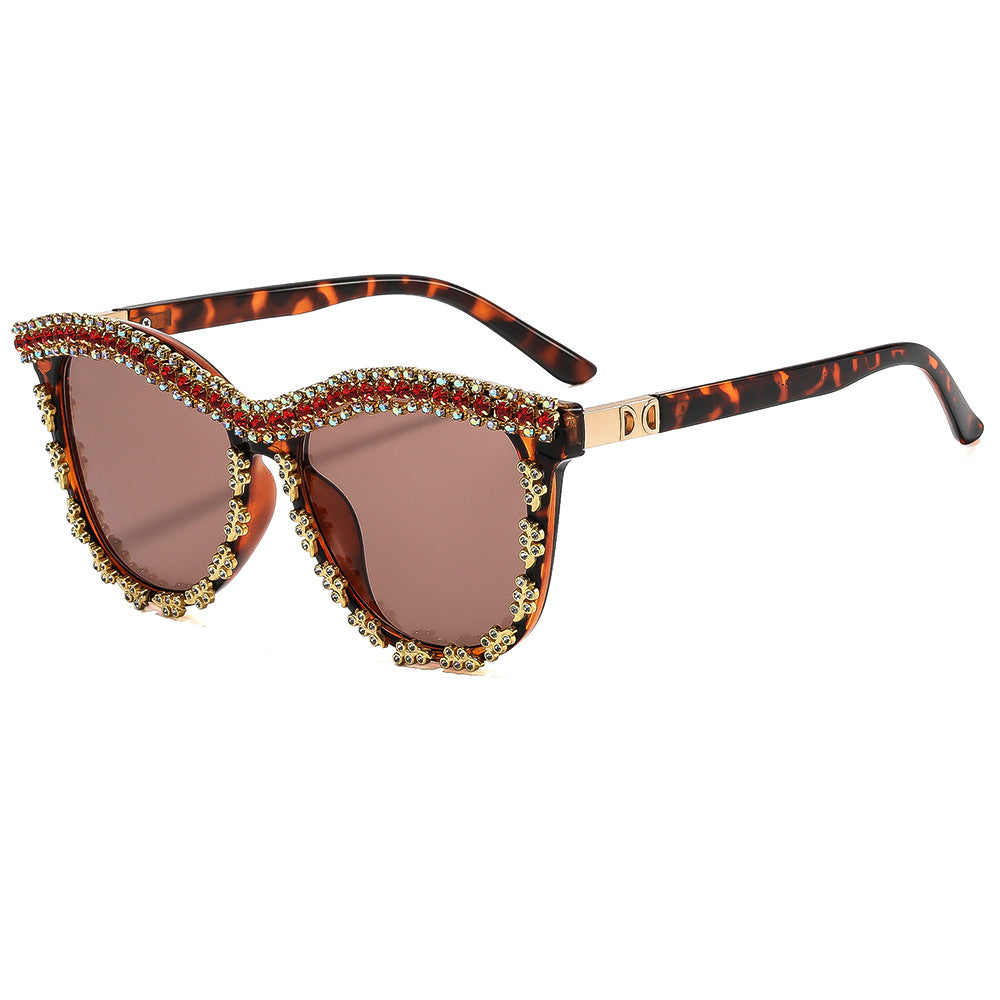 Dame solbrille med luksuriøs krystallbesettelse Skanto