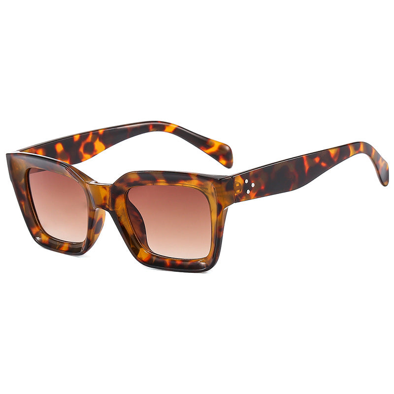 Dame oversized solbrille med markant design Skanto