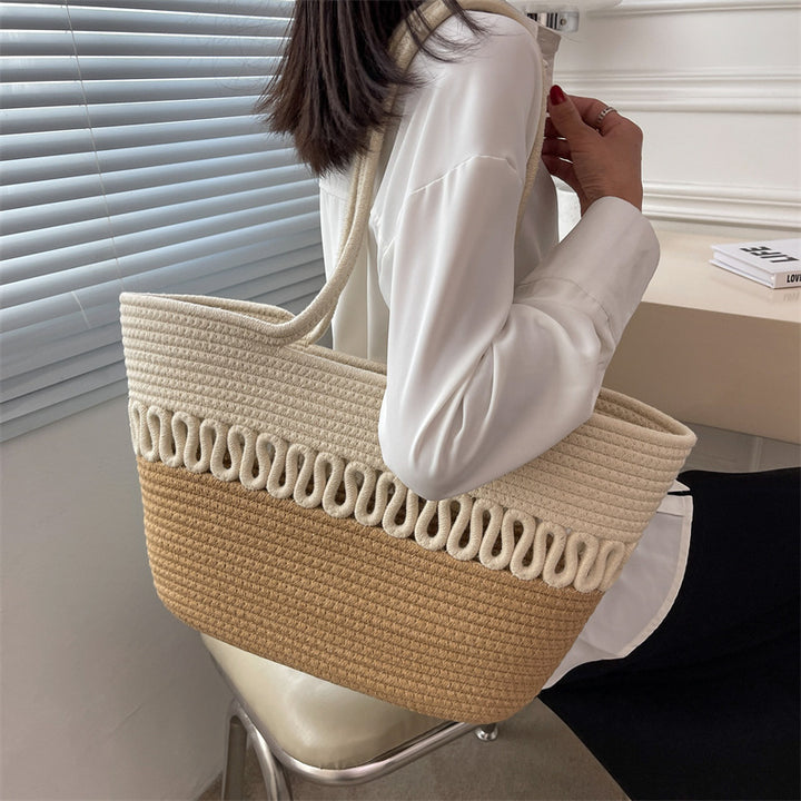 Elegant Handmade Beach Bag with Fine Weave Pattern Skanto