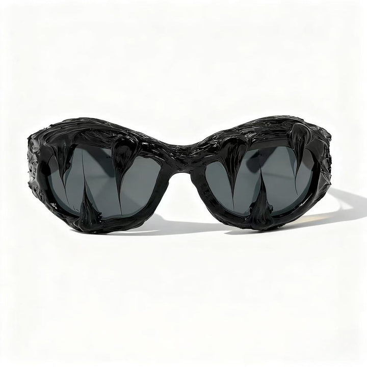 Dame futuristisk design solbrille med unikt strukturert overflate Skanto