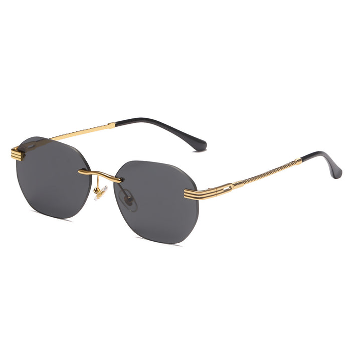 Dame moteriktig geometrisk solbrille med dekorativ metallegering Skanto