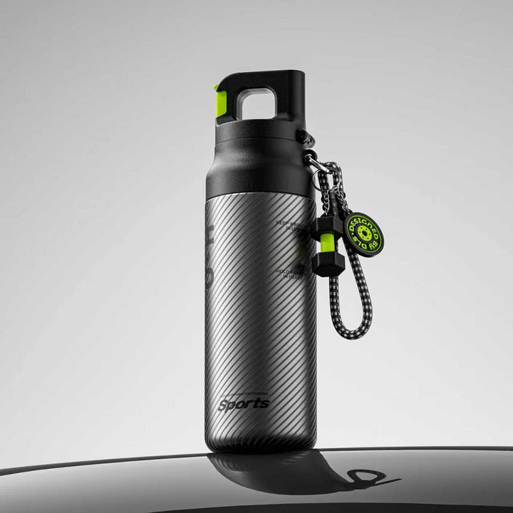 Damer Sporty Vannflaske med innovativ lukking Skanto
