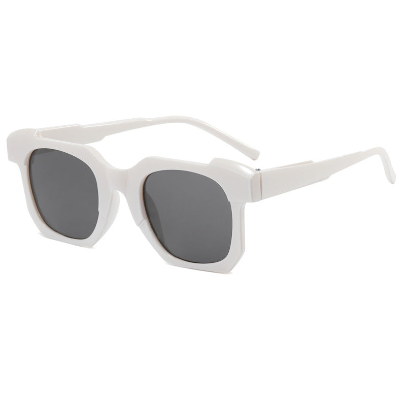 Dame moteriktig solbrille i innovativt heksagon-design Skanto