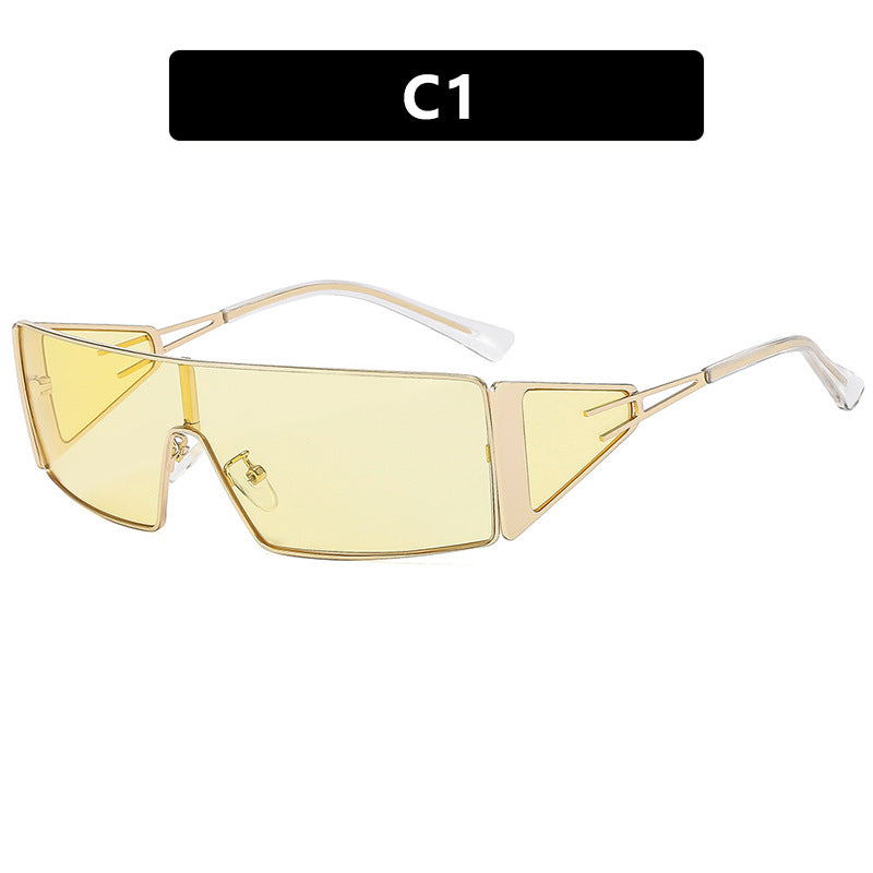 Dame geometrisk solbrille med futuristisk design og slitesterk ramme Skanto