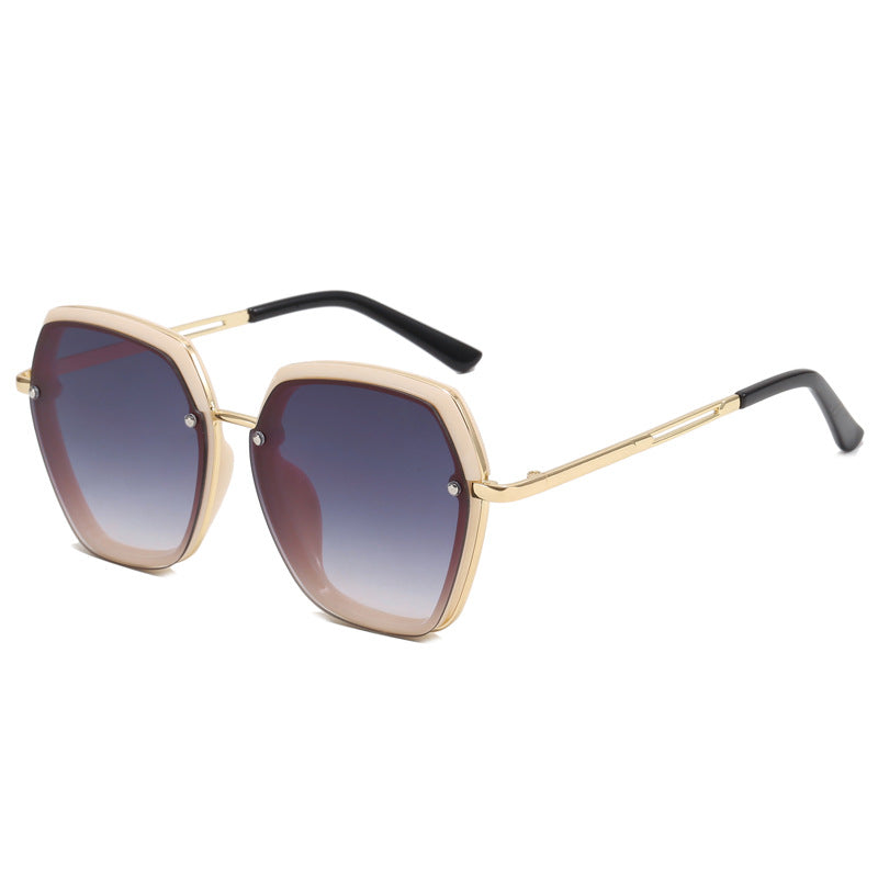 Dame Mote Oversized-solbriller med elegant rammestruktur Skanto