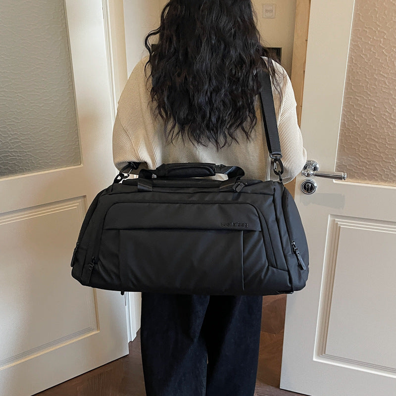 Sporty Duffel Bag With Several Practical Compartments Skanto
