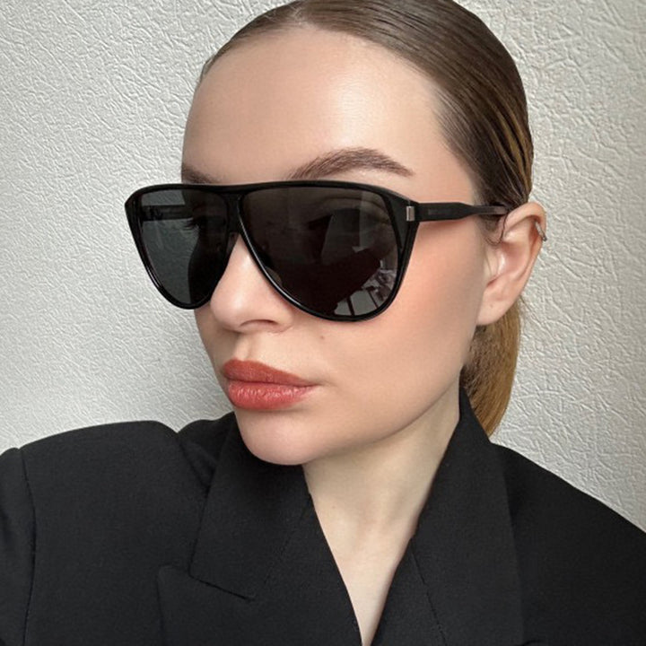 Women's Modern Cat-Eye Sunglasses with Protective UV Filter and Style Frame Skanto