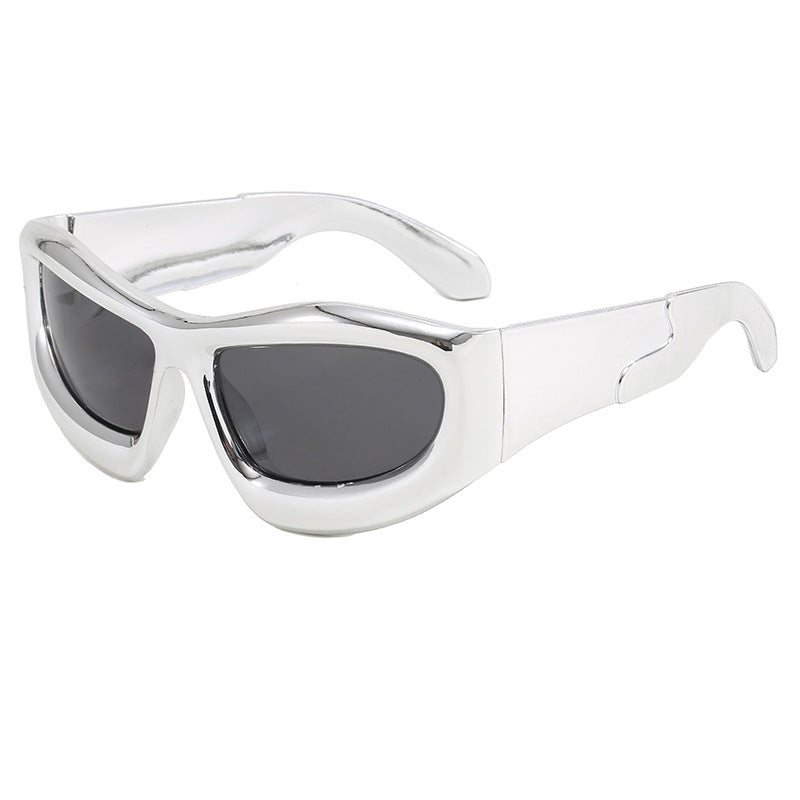 Dame Sportslig Solbrille med robust, geometrisk rammendesign Skanto