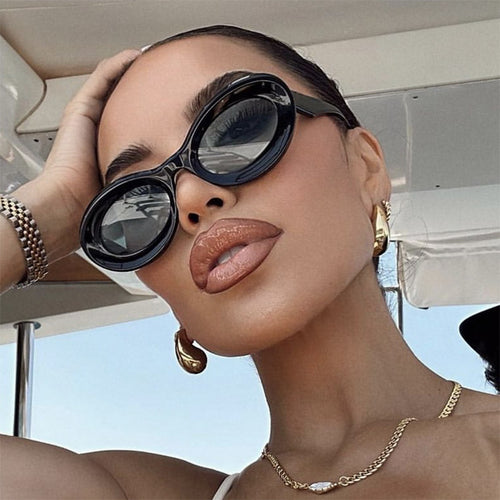 Women's oval sunglasses with modern lenses Skanto