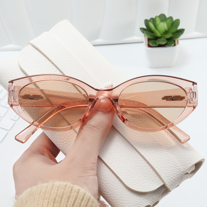 Dame Cat-Eye solbriller med elegant plastinnramming Skanto