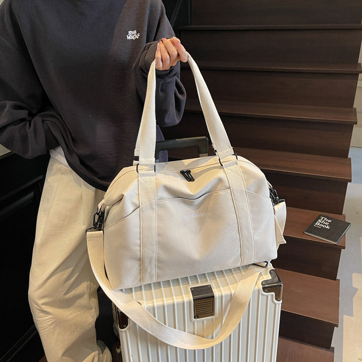 Sporty weekend bag with ergonomic carrying options Skanto