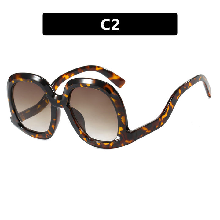 Women's oversized sunglasses with modern design Skanto