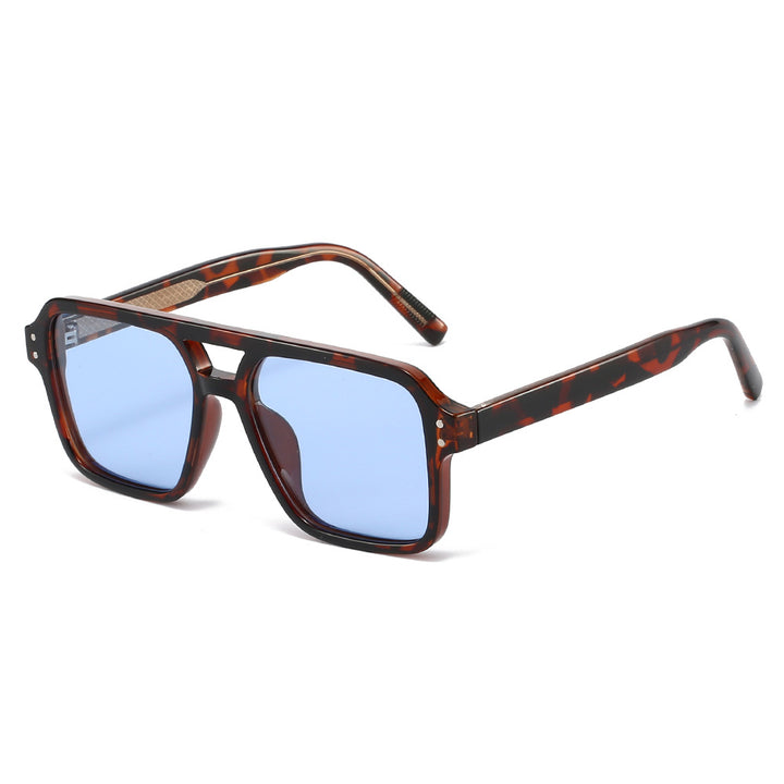 Damer mote solbrille i elegant skilpaddedesign Skanto