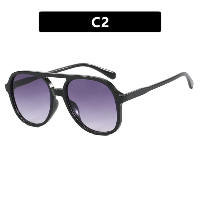 Dame solbrille med elegant skilpaddemønster og UV-beskyttelse Skanto