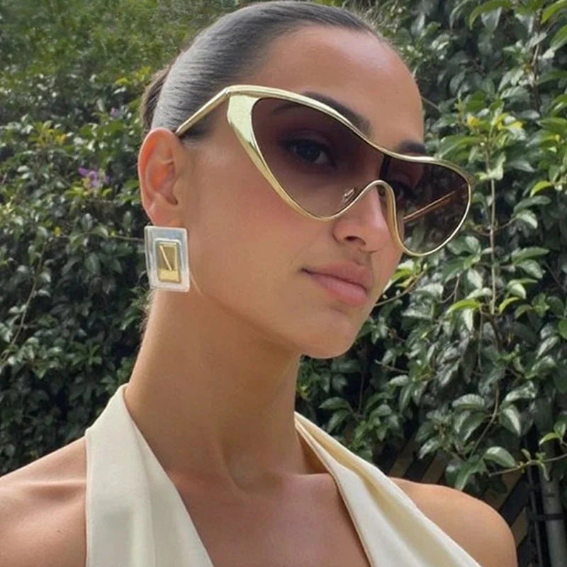 Women's extravagant shaped sunglasses with protective UV filter Skanto