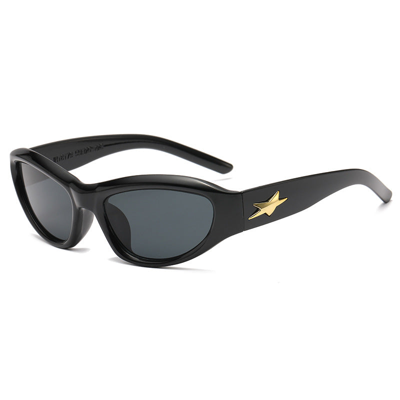Dame moteriktig solbrille med stilig kattøy-design Skanto