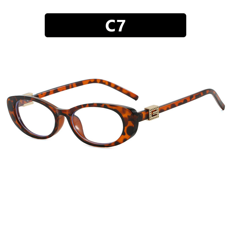 Women's Elegant Cat-Eye Sunglasses with Fine Accents Skanto
