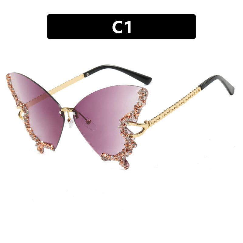Women's large cat-eye sunglasses with sparkling rhinestone decoration and elegant frame Skanto