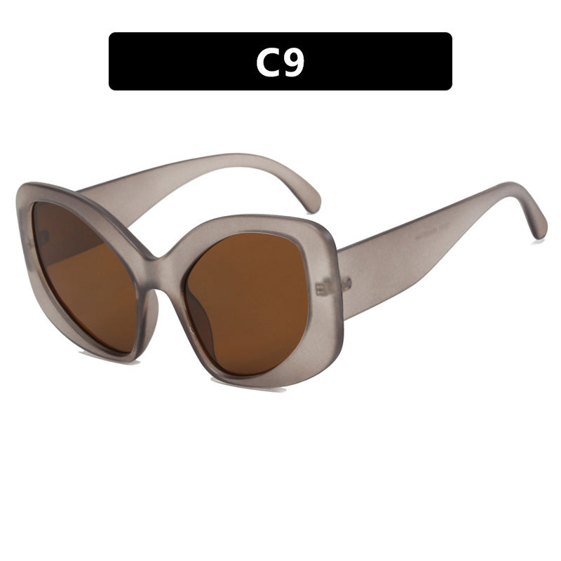 Women's oversized sunglasses in modern design Skanto