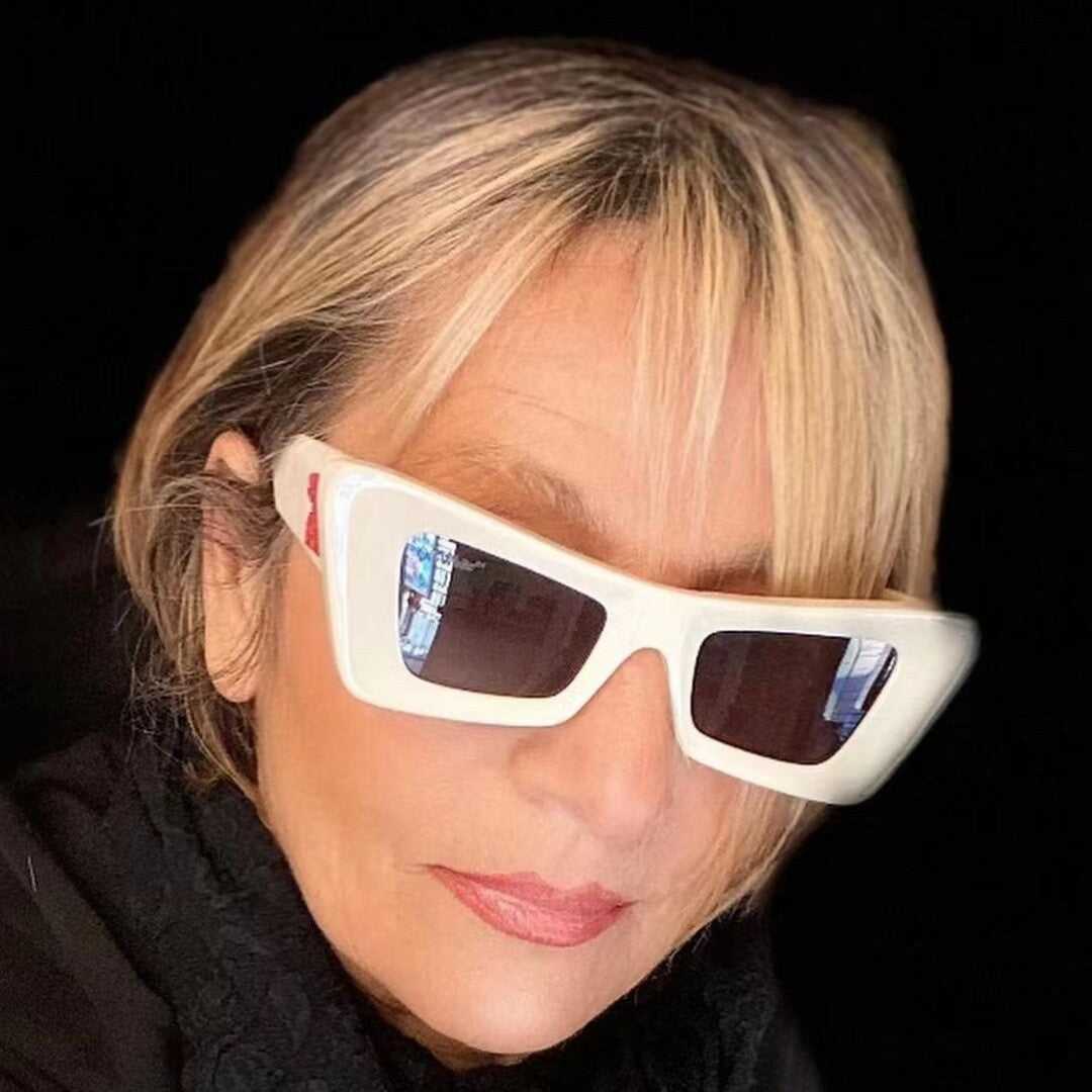Dame trendy solbriller med kantet design Skanto