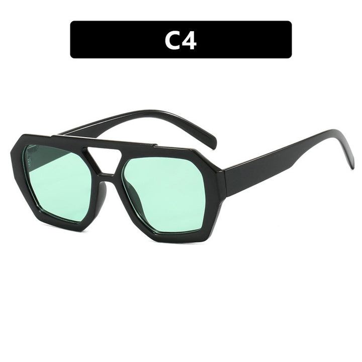 Dame oversized solbrille i markant, åttkantet design Skanto
