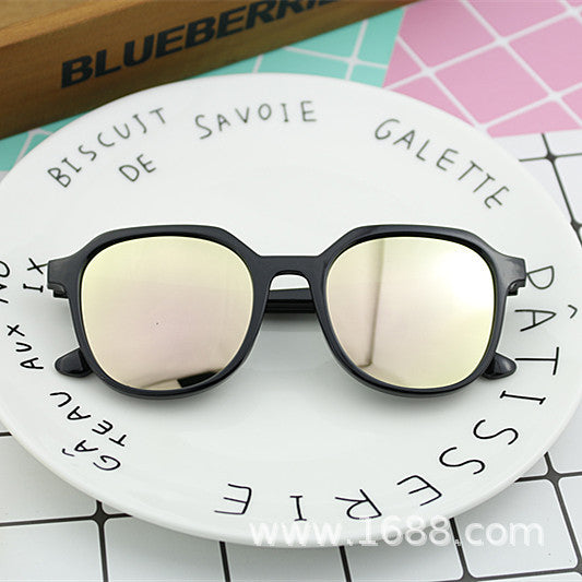 Dame geometrisk solbrille med transparent rammestruktur Skanto