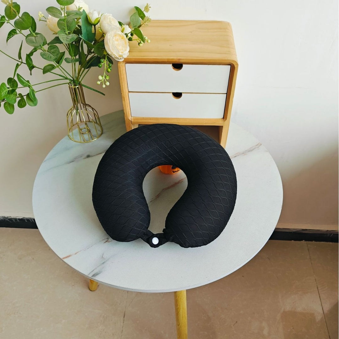 Unisex nakkestøtte med ergonomisk design og avtakbart trekk Skanto
