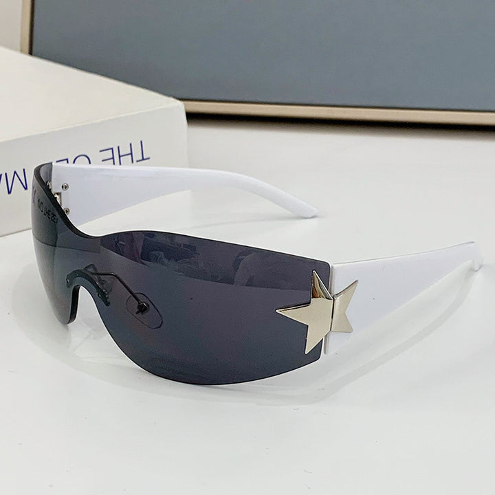 Dame moteriktig solbrille med kunstnerisk stjerneakcent Skanto