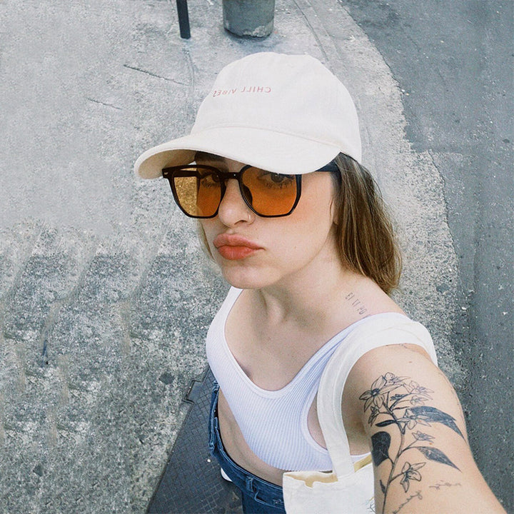 Dame moteriktig transparent solbrille i elegant hexagon-design Skanto