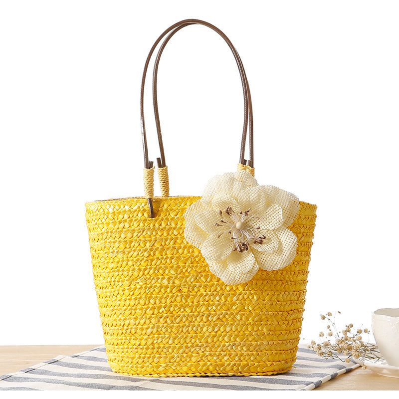 Elegant Bastveske med blomsterapplikasjon Skanto