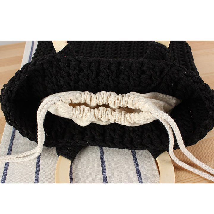 Handbag with modern geometric knit design Skanto