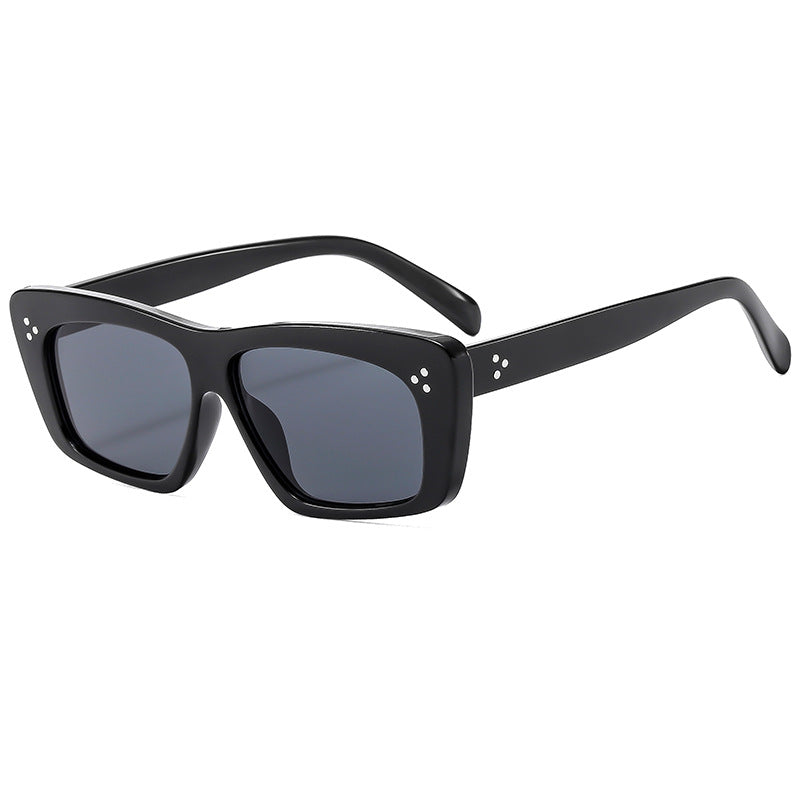 Dame kvadratisk solbrille med moderne design og polariserende linser Skanto