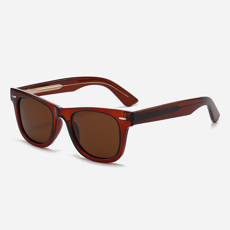Dame klassisk solbrille med tidløst design Skanto