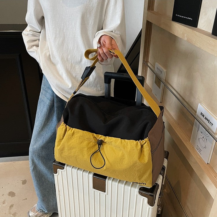 Sporty Crossbody Bag with Versatile Pocket Design Skanto