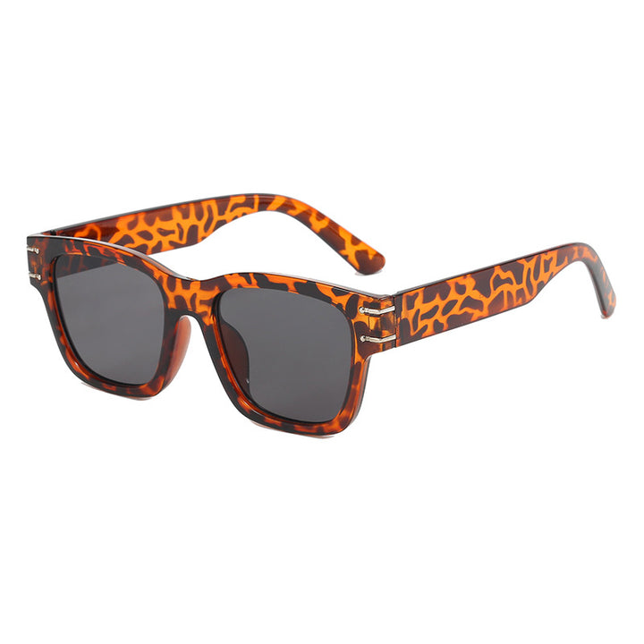Dame moteriktig oversized solbrille med holdbar plastinnfatning Skanto