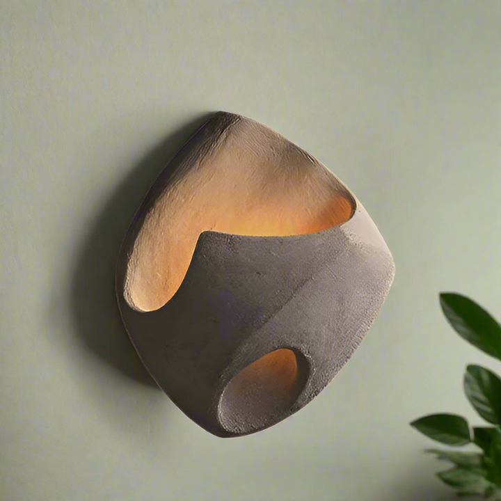 Skanto | Vegglampe laget av polystyren i Wabi-Sabi stil