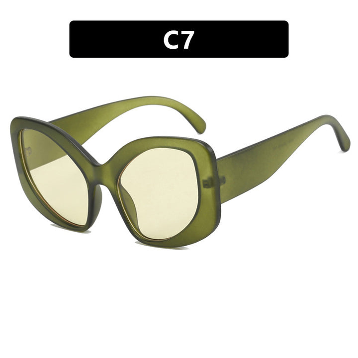 Dame elegant oversized solbrille med markant design Skanto