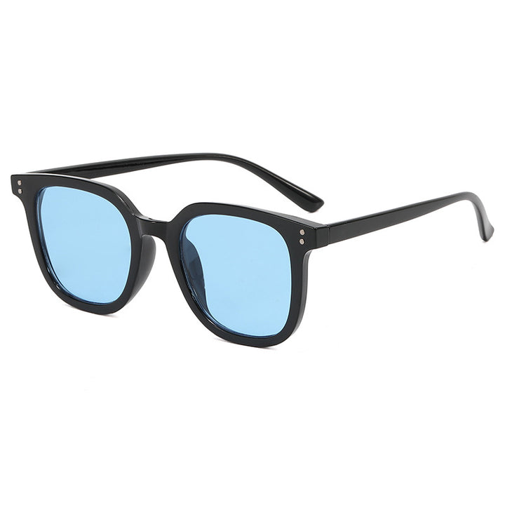 Dame kvadratisk designerbrille med tykk ramme og elegant profil Skanto