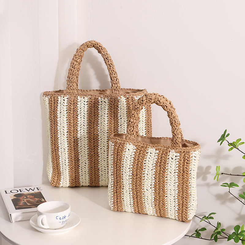 Modern straw bag with structured fold design Skanto