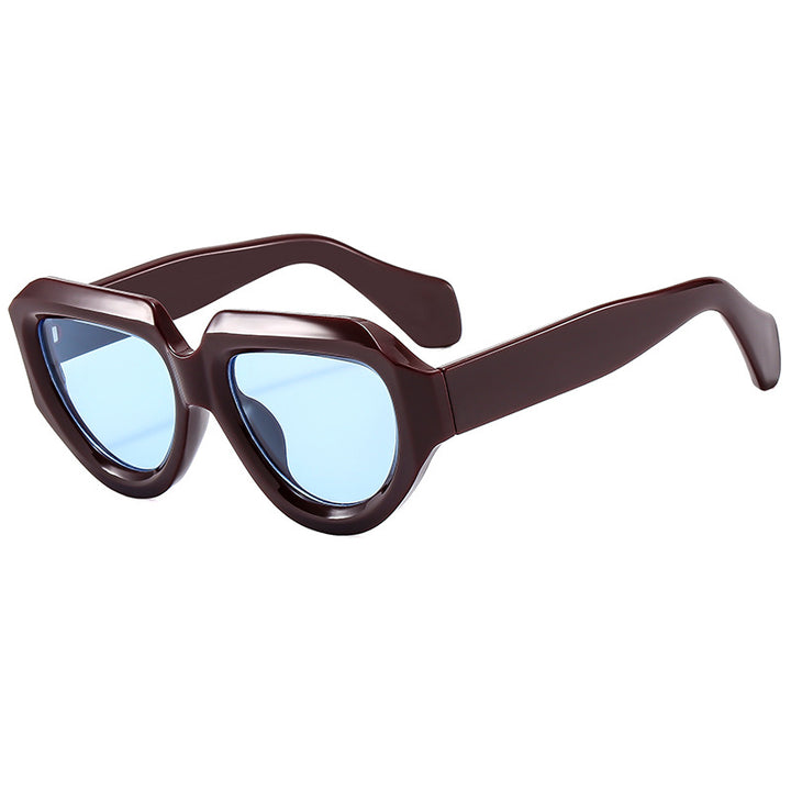 Dame cat-eye solbrille med moderne gjennomsiktig ramme og UV-beskyttelse Skanto