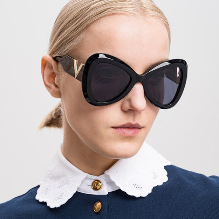 Women's Cat-Eye Sunglasses with Luxurious Frame and Mirrored Lenses Skanto
