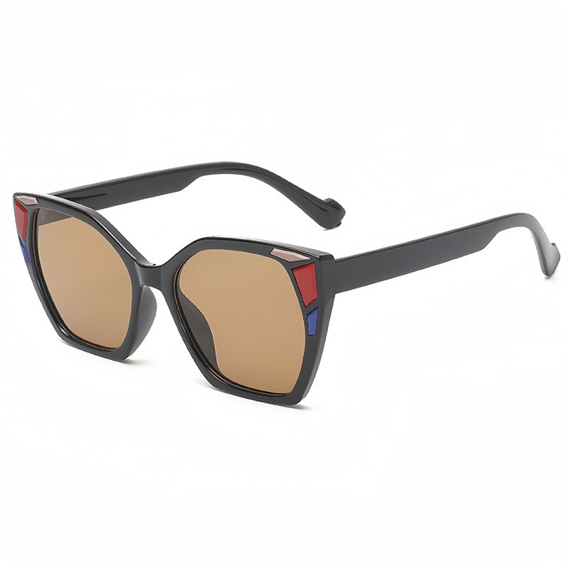 Dame Eyewear med uvanlig Cat-Eye-design Skanto