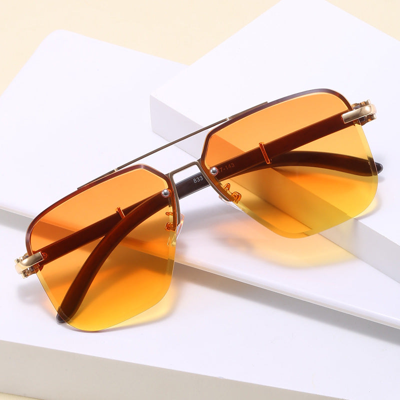 Dame Stilig Solbrille i elegant metallramme Skanto